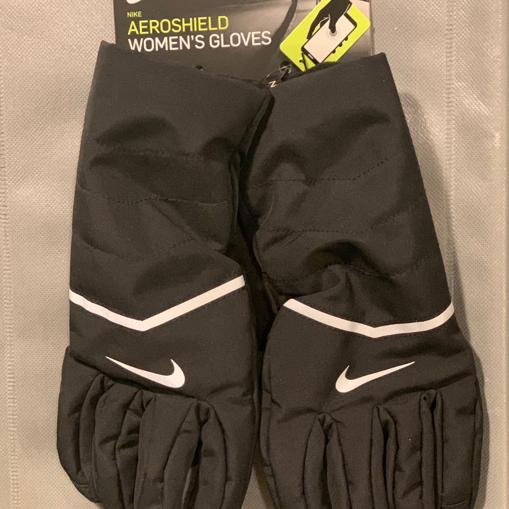 Nike Women's Aeroshield Running Glove
